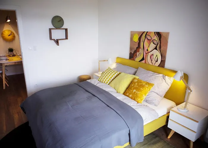 Priestranný Dizajnový 2-izbový V Centre Trnavy S Výhľadom Na Mestskú Vežue * Trnava